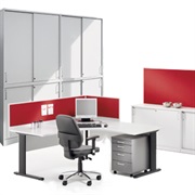 Büromöbel und Ausstattung