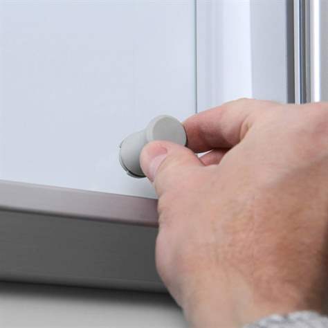 Informační vitrína, s posuvnými dveřmi, bílá magnetická zadní stěna, pro počet listů 21xA4 - obrázek6