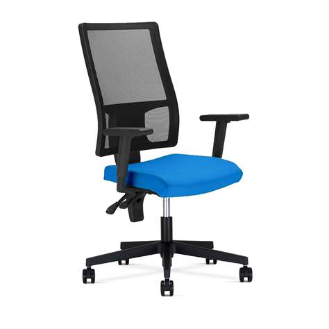 Bürostuhl TAKTIK mit schwarzer Netzrückenlehne, Sitzbezug blau