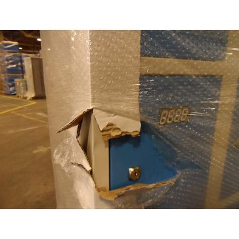 Zváraná šatňová skriňa so schránkami, 3 x 5 schránok, šírka 900 mm, farba dverí modrá RAL5012 - poškodená - Kovos Verneřice - obrázok3