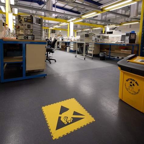 ToughLock - ESD Bodenfliesse aus PVC, 0,5 x 0,5 m - COBA Europe GmbH - Bild2