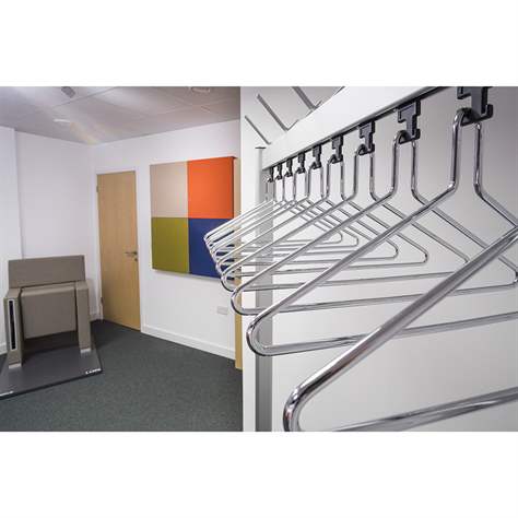 Zweiseitiger Reihengarderobenständer LUX, auf Rollen, 18 Kleiderbügel, 17 Haken, eloxiertes Aluminium, Länge 1760 mm - Bild2