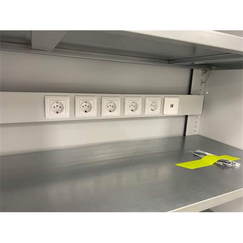 Werkstattschrankmit Ladefunktion für Elektrowerkzeuge, 4 Fachböden, HxBxT: 1990x1200x500 mm, Farbe grau RAL7035 - Malow - Bild4