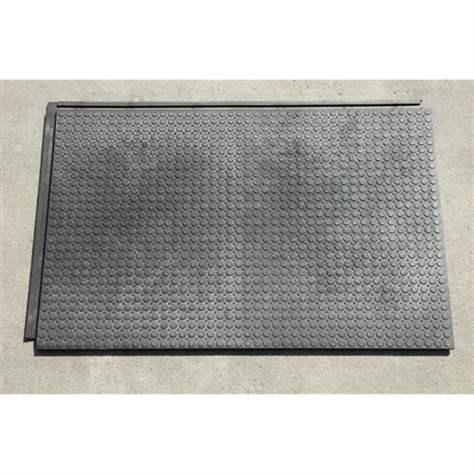 Bodenplatte aus Recycling-PVC 1200 x 800 x 22 mm, geschlossen, Noppenmuster