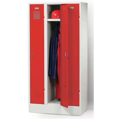 Garderobenschrank, geschweißt, 3 x 300 mm, Türfarbe rot RAL3000, mit Sockel - Kovos Verneřice
