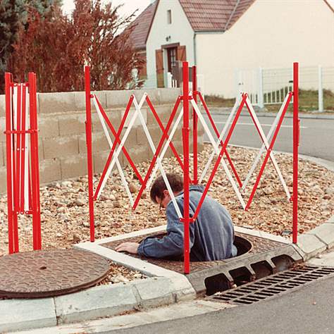 Scherengitter Quadrat 1m x 1m, Stahlkonstruktion, Rot-Weiß