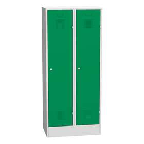 Svařovaná šatní skříň 2 x 400 mm, barva dverí zelená RAL6024, standardní větrací žaluzie, na soklu