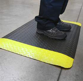 Arbeitsplatzmatte Deckplate Safety 0,9 x 0,6 m, Schwarz mit gelbem Rand